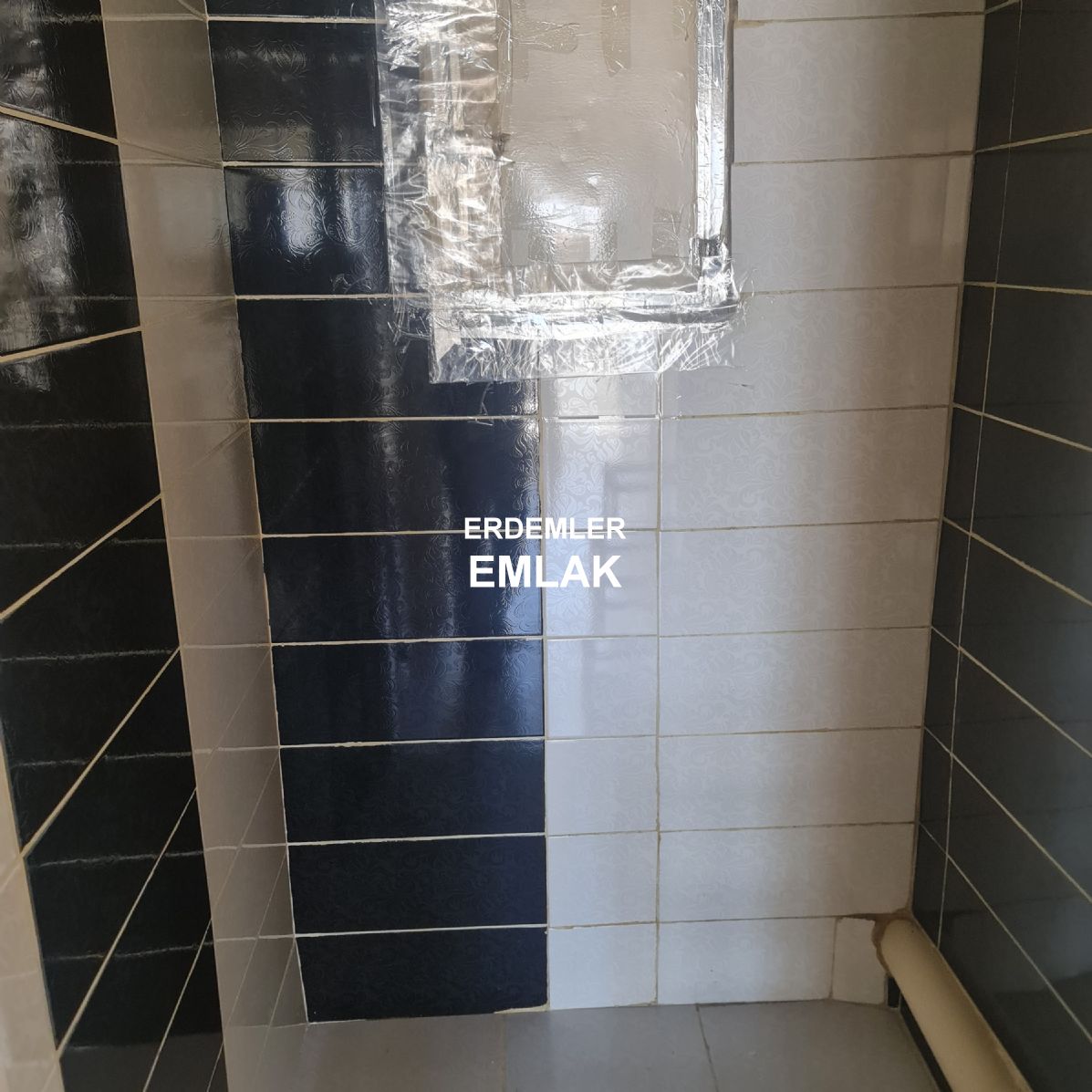 ERDEMLERDEN EVKA 3 DE GİRİŞ KAT 1 ODA 1 SALON