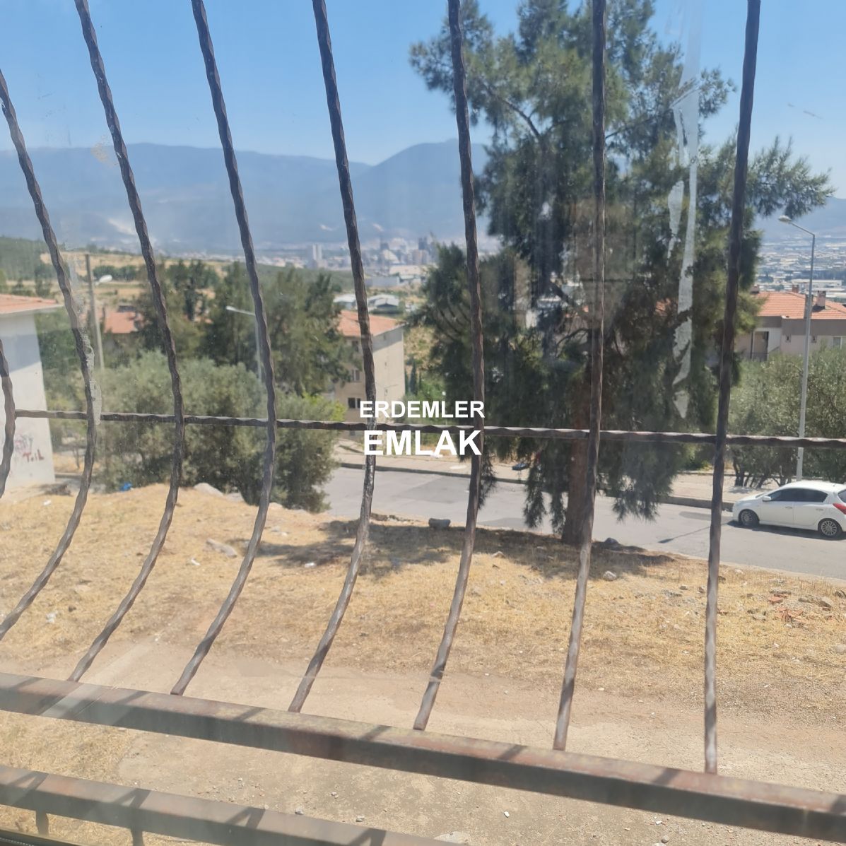 ERDEMLERDEN EVKA 3 DE GİRİŞ KAT 1 ODA 1 SALON