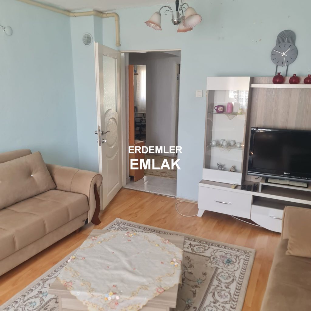 ERDEMLERDEN EVKA 3 DE FULL EŞYALI ARA KAT BAKIMLI DAİRE