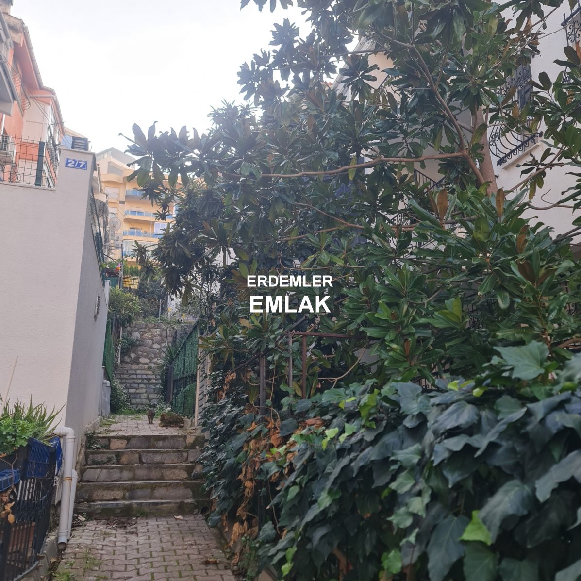 ERDEMLERDEN SARAYKENT 6 DA MUSTAKİL BAHÇELI 4 ODA 1 SALON DAİRE