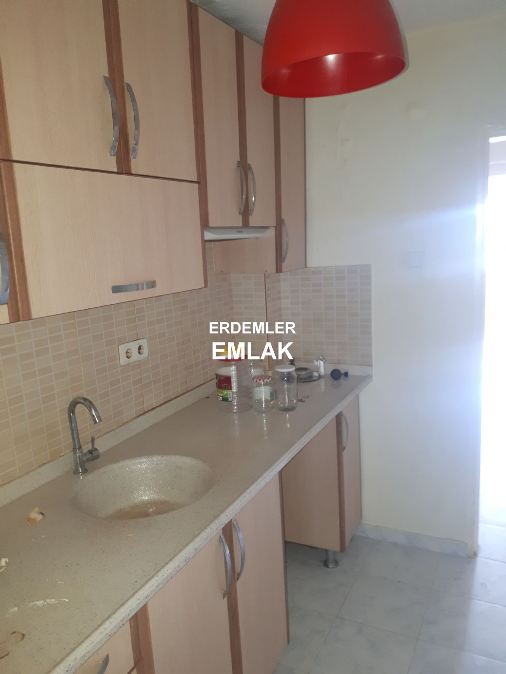 ERDEMLERDEN EVKA 3 MERKEZİNDE MANZARALI BAKIMLI PANJURLU DAİRE