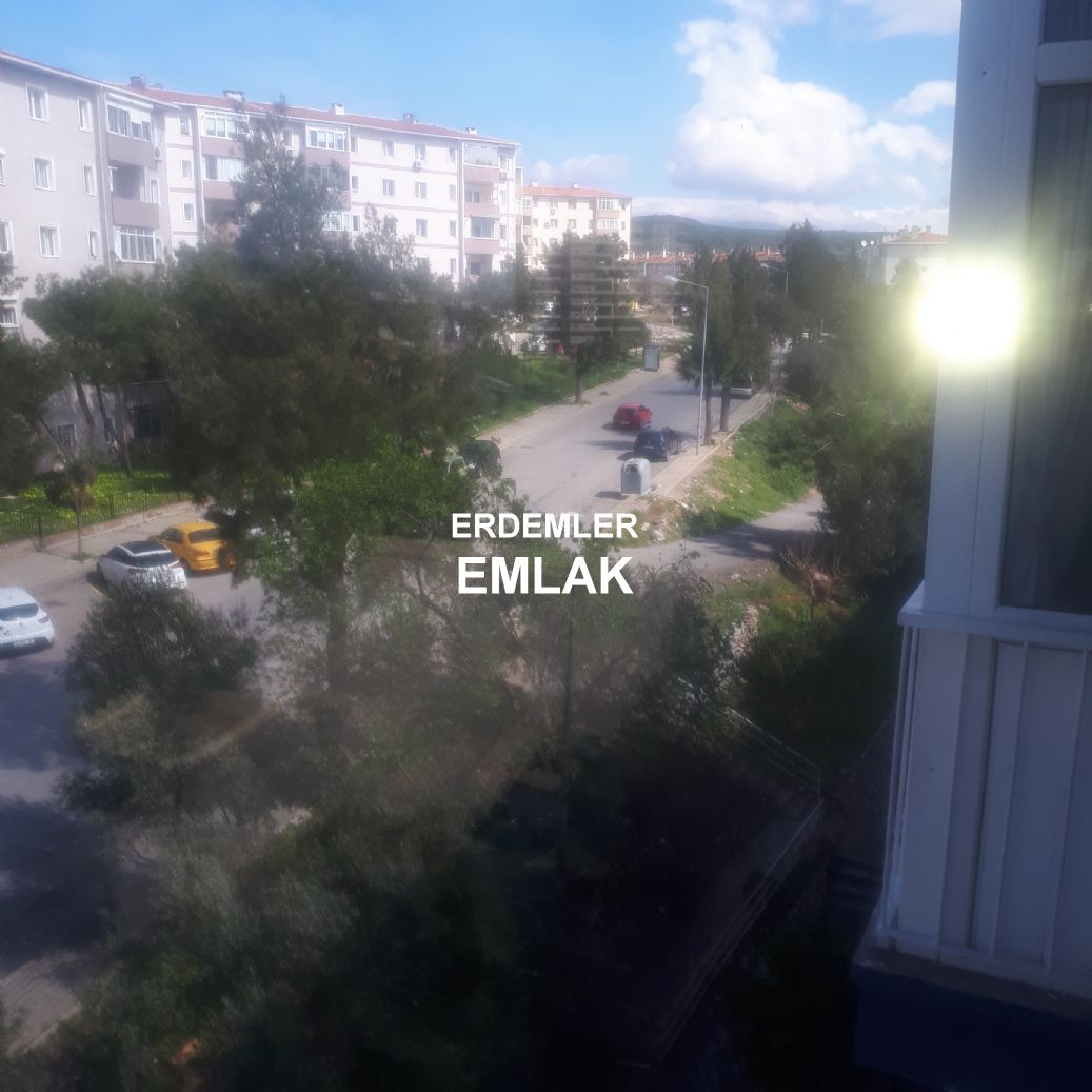 ERDEMLERDEN EVKA 3 MERKEZİNDE BAKIMLI MANZARALI 2+1 DAİRE