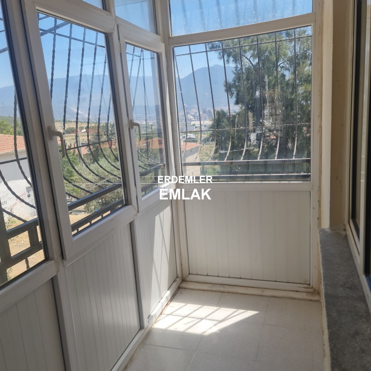 ERDEMLERDEN EVKA 3 DE GİRİŞ KAT 1 ODA 1 SALON