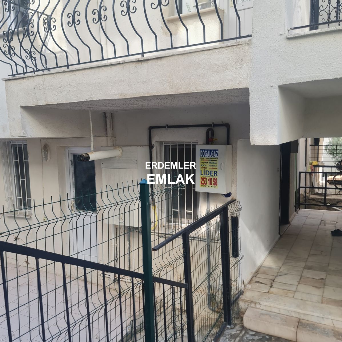 ÖGRENCİYE FULL EŞYALI 4 ODA 1 SALON TRİPLEKS DAİRE KAMPÜSE 5 DURAK MESAFEDE