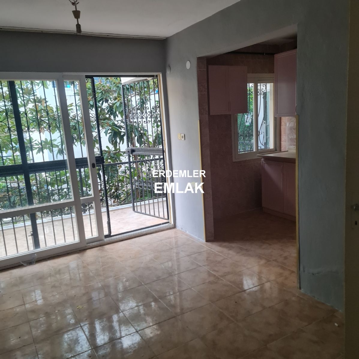 ERDEMLERDEN SARAYKENT 6 DA MUSTAKİL BAHÇELI 4 ODA 1 SALON DAİRE