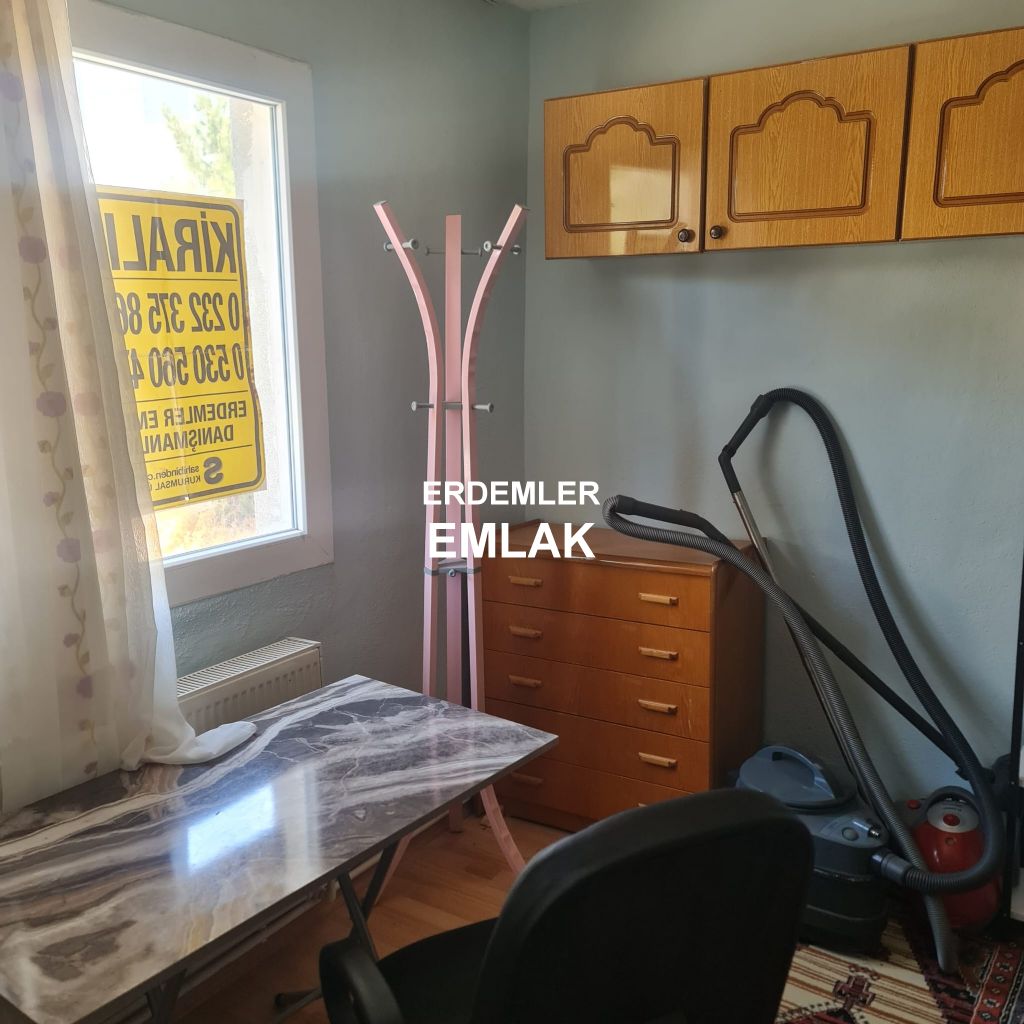 ERDEMLERDEN EVKA 3 DE FULL EŞYALI ARA KAT BAKIMLI DAİRE