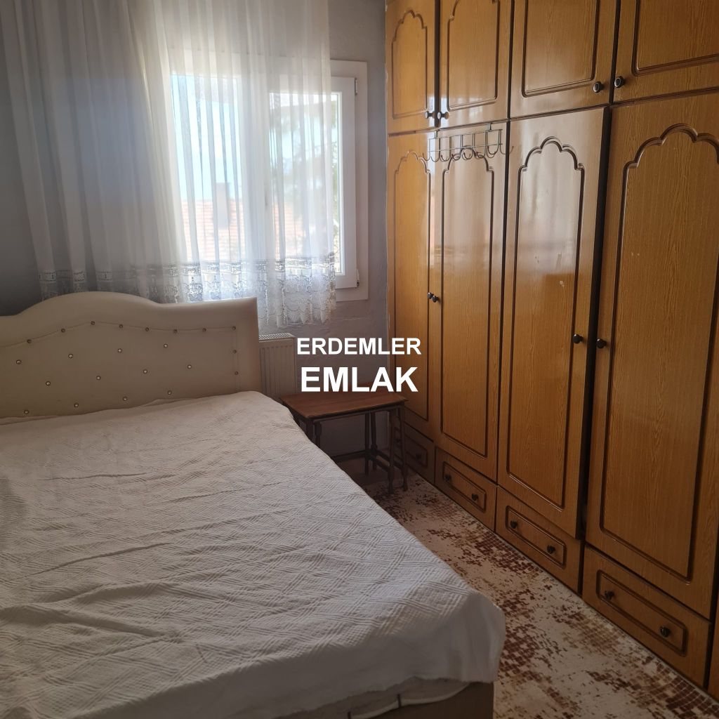 ERDEMLERDEN EVKA 3 DE FULL EŞYALI ARA KAT BAKIMLI DAİRE