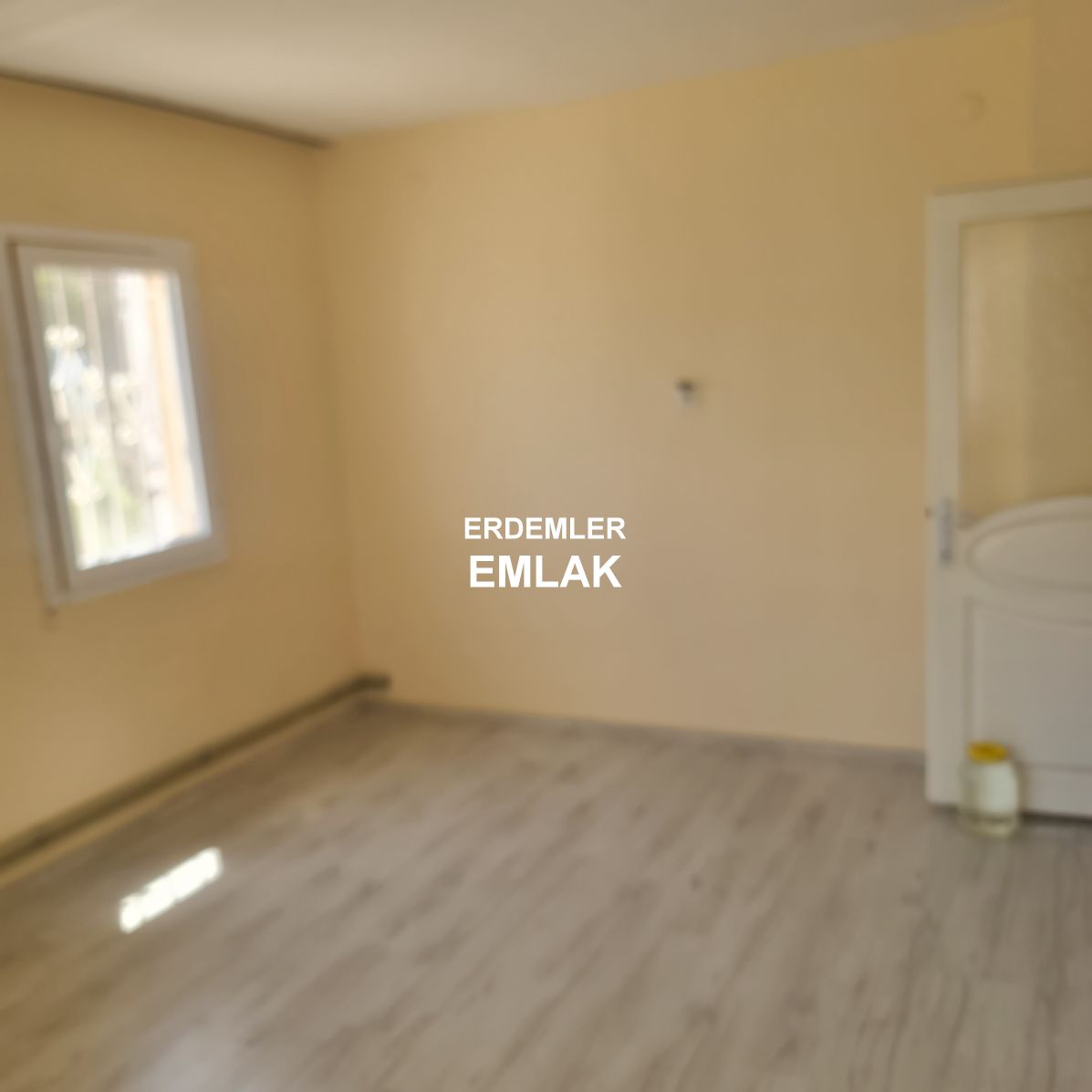 ERDEMLERDEN EVKA 3 DE GİRİŞ KAT 1 ODA 1 SALON