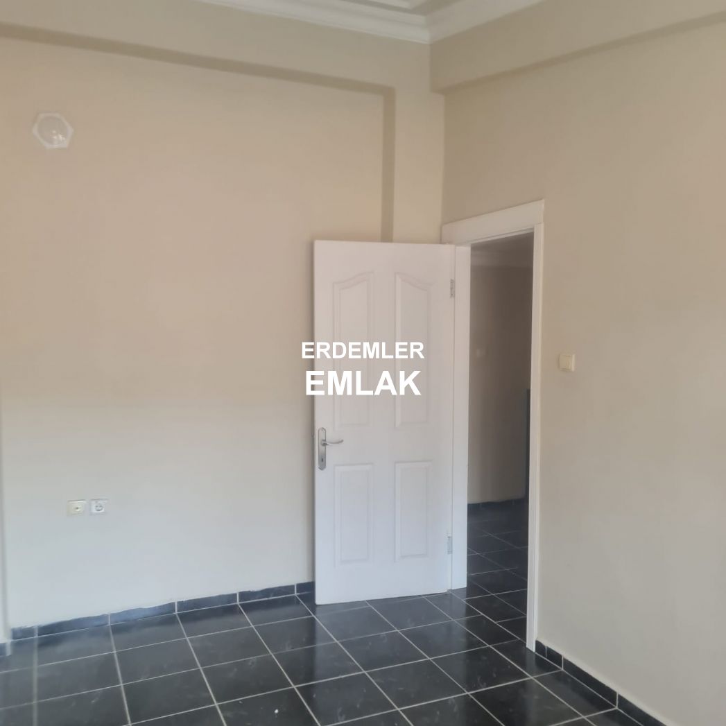 ERDEMLERDEN SARAYKENT 2 DE DUBLEK BAHÇELİ BAKIMLI DAIRE