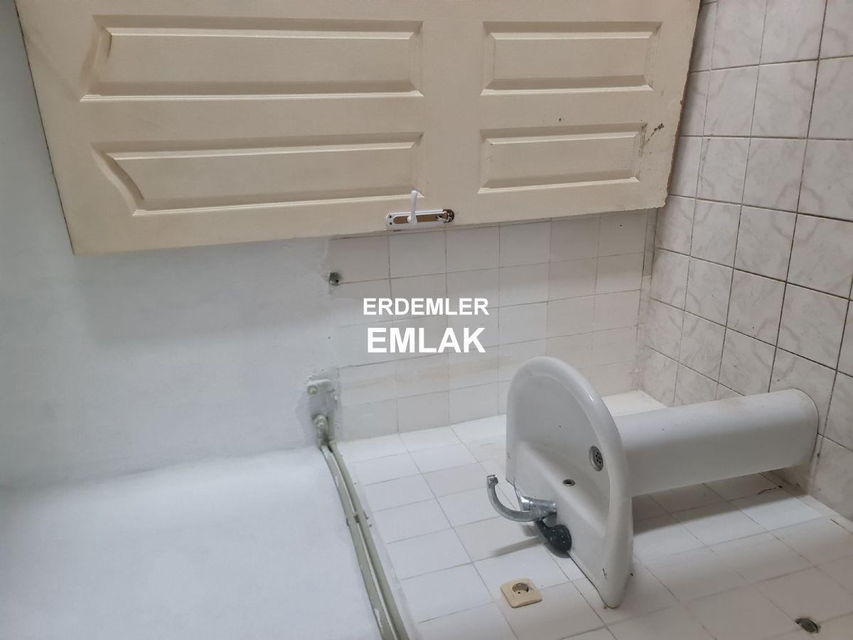 ERDEMLERDEN SARAYKENT 6 DA MUSTAKİL BAHÇELI 4 ODA 1 SALON DAİRE
