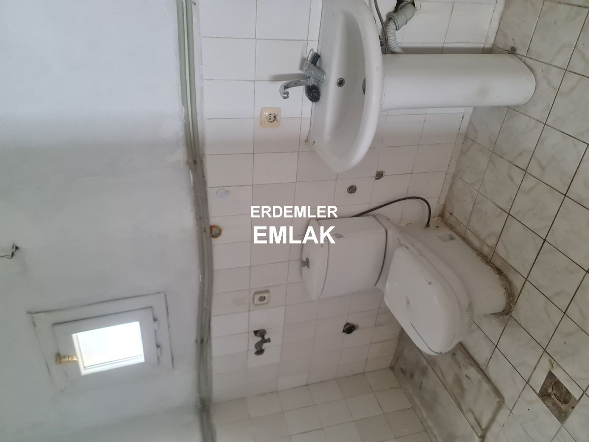 ERDEMLERDEN SARAYKENT 6 DA MUSTAKİL BAHÇELI 4 ODA 1 SALON DAİRE