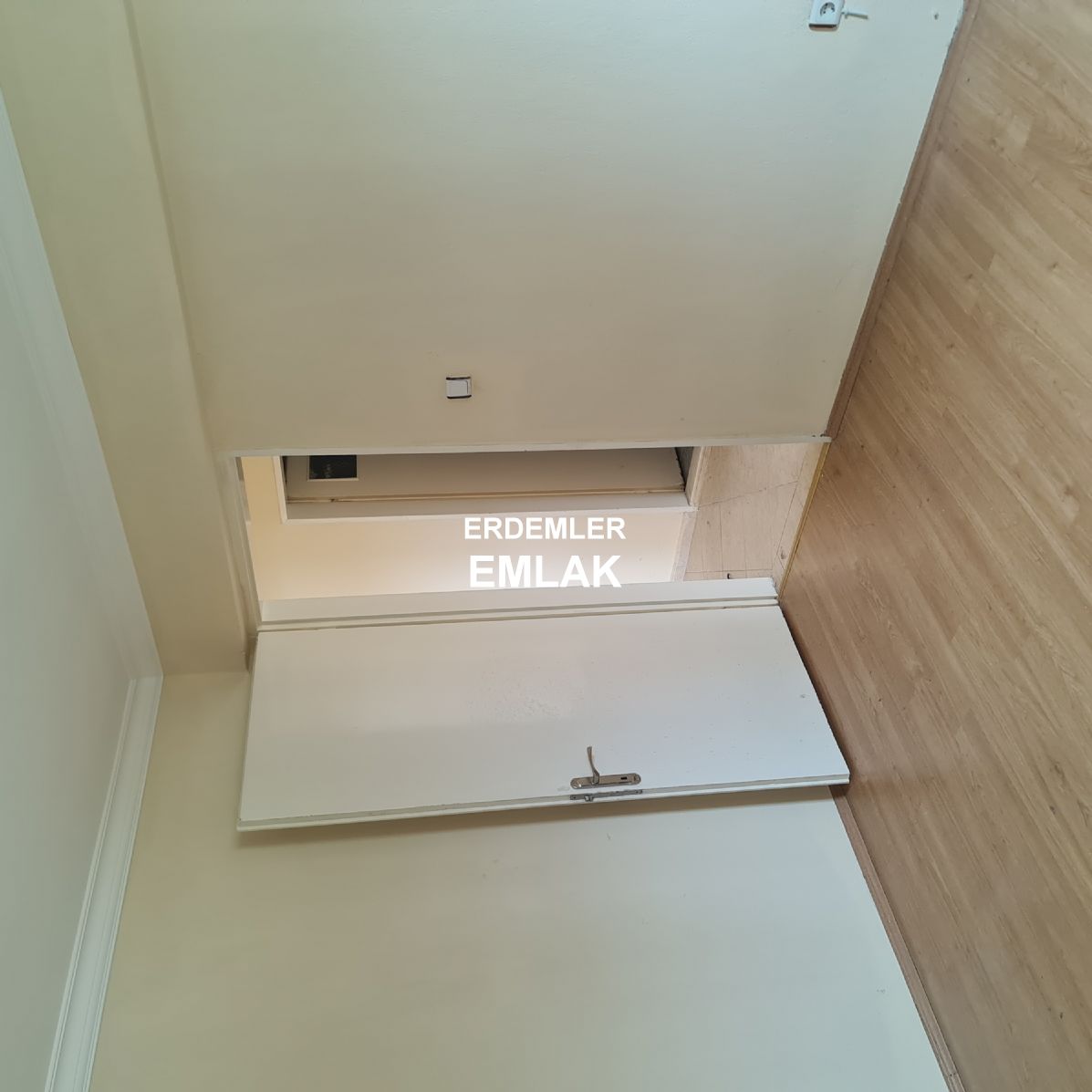 ERDEMLERDEN EVKA 3 DE KARDELEN SİT.MANZARALI BAKIMLI FERAH DAİRE ERDEMLERDEN EVKA 3 DE KARDELEN SİT.MANZARALI BAKIMLI FERAH DAİRE