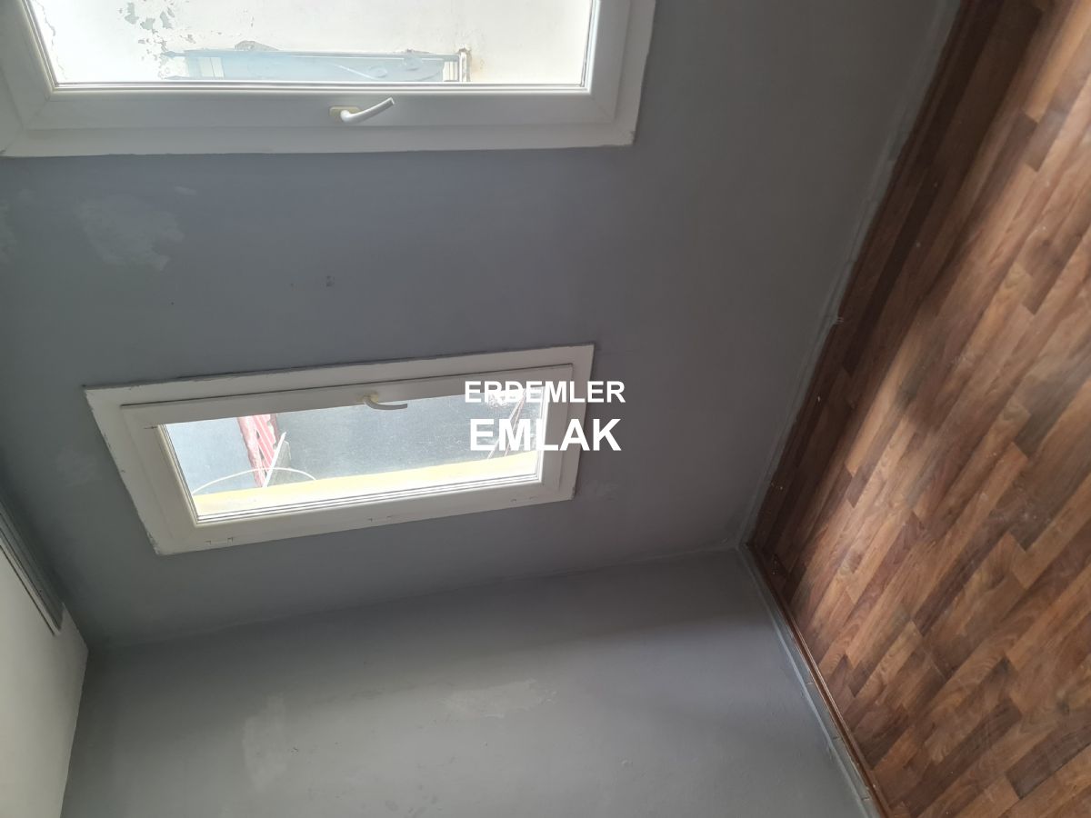 ERDEMLERDEN SARAYKENT 6 DA MUSTAKİL BAHÇELI 4 ODA 1 SALON DAİRE