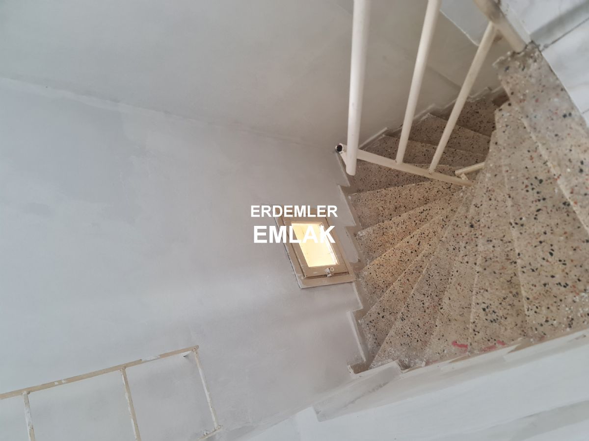 ERDEMLERDEN SARAYKENT 6 DA MUSTAKİL BAHÇELI 4 ODA 1 SALON DAİRE