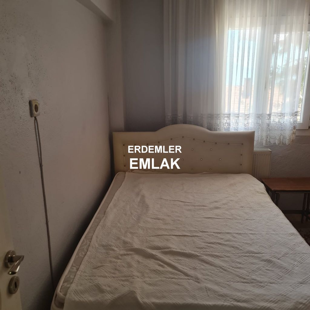 ERDEMLERDEN EVKA 3 DE FULL EŞYALI ARA KAT BAKIMLI DAİRE
