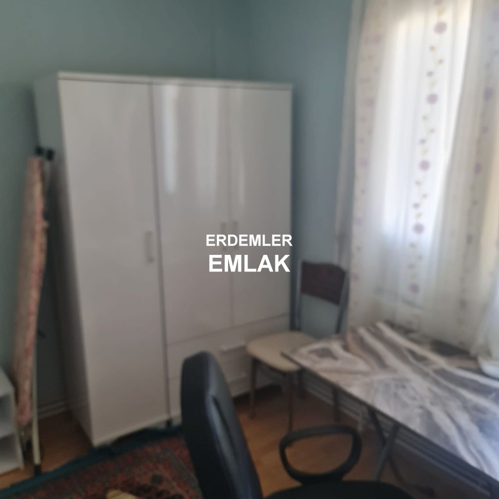 ERDEMLERDEN EVKA 3 DE FULL EŞYALI ARA KAT BAKIMLI DAİRE