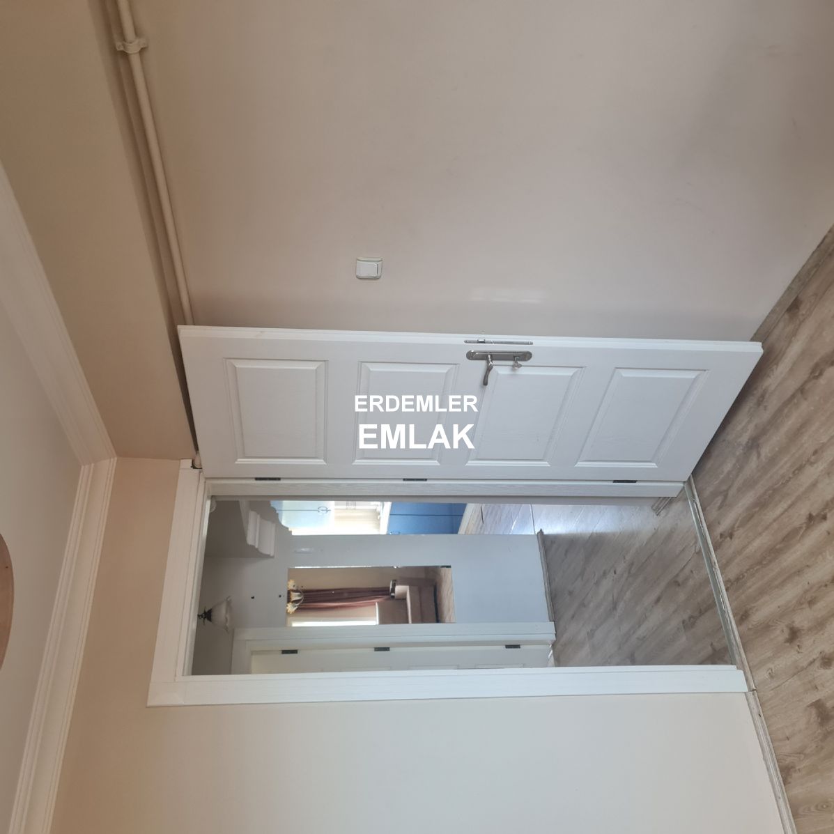 ERDEMLERDEN EVKA 3 DE MANZARALI BAKIMLI DOGALGAZLI 2+1