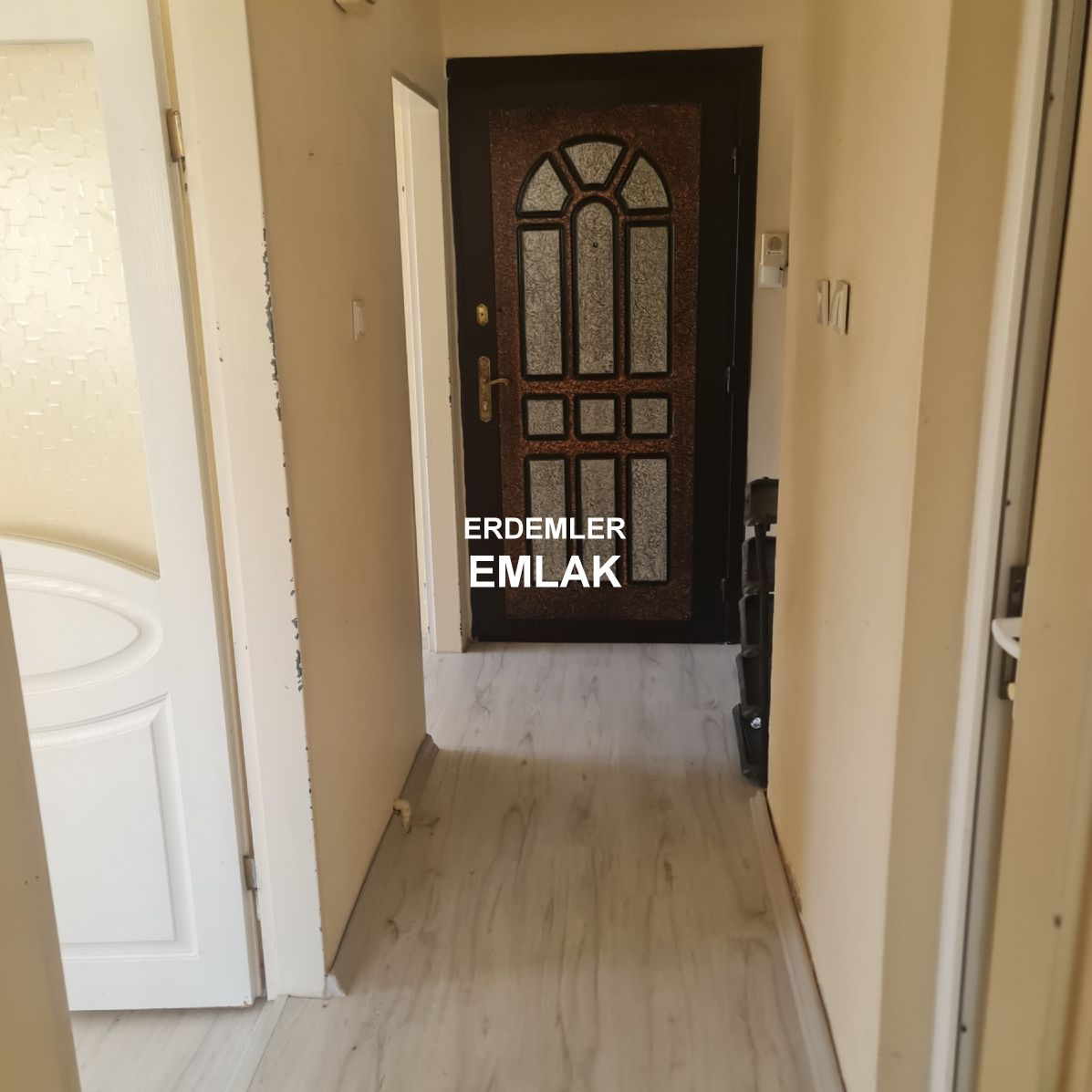 ERDEMLERDEN EVKA 3 DE GİRİŞ KAT 1 ODA 1 SALON