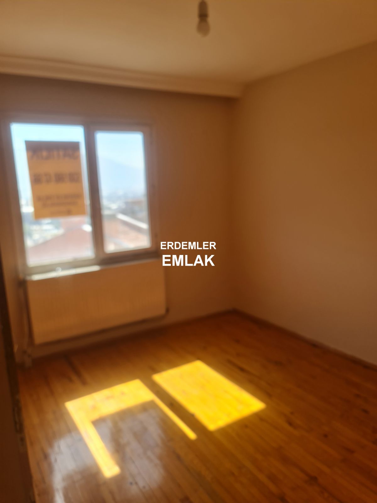 ERDEMLERDEN SİTE İÇİNDE KAPICILI ARA KAT MANZARALI DAİRE