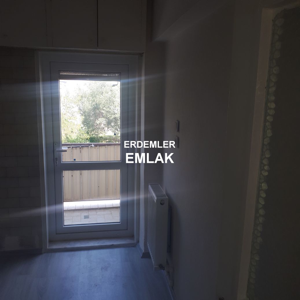 ERDEMLERDEN EVKA 3 MERKEZİNDE ARA KAT DOGALGAZLI BAKIMLIMANZARALI