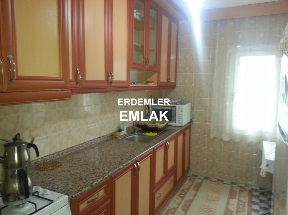 ERDEMLERDEN FULL EŞYALI ÖGRENCİYE EVKA 3 DE ARA KAT 3+1 DAİRE