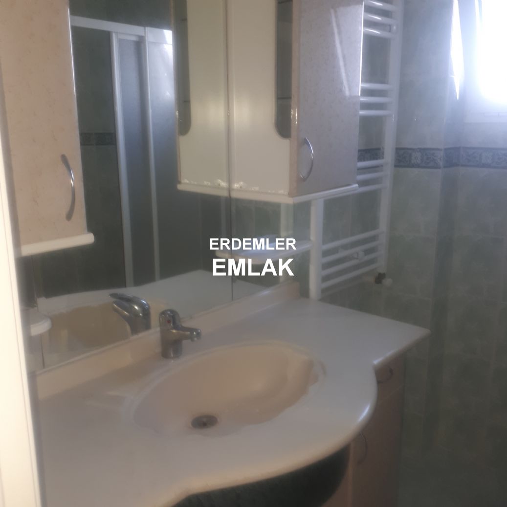 ERDEMLERDEN EVKA 3 MERKEZİNDE BAKIMLI MANZARALI 2+1 DAİRE