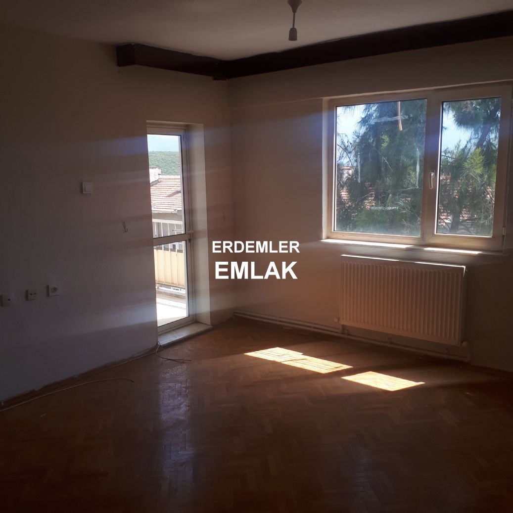 ERDEMLERDEN EVKA 3 MERKEZİNDE ARA KAT DOGALGAZLI BAKIMLIMANZARALI