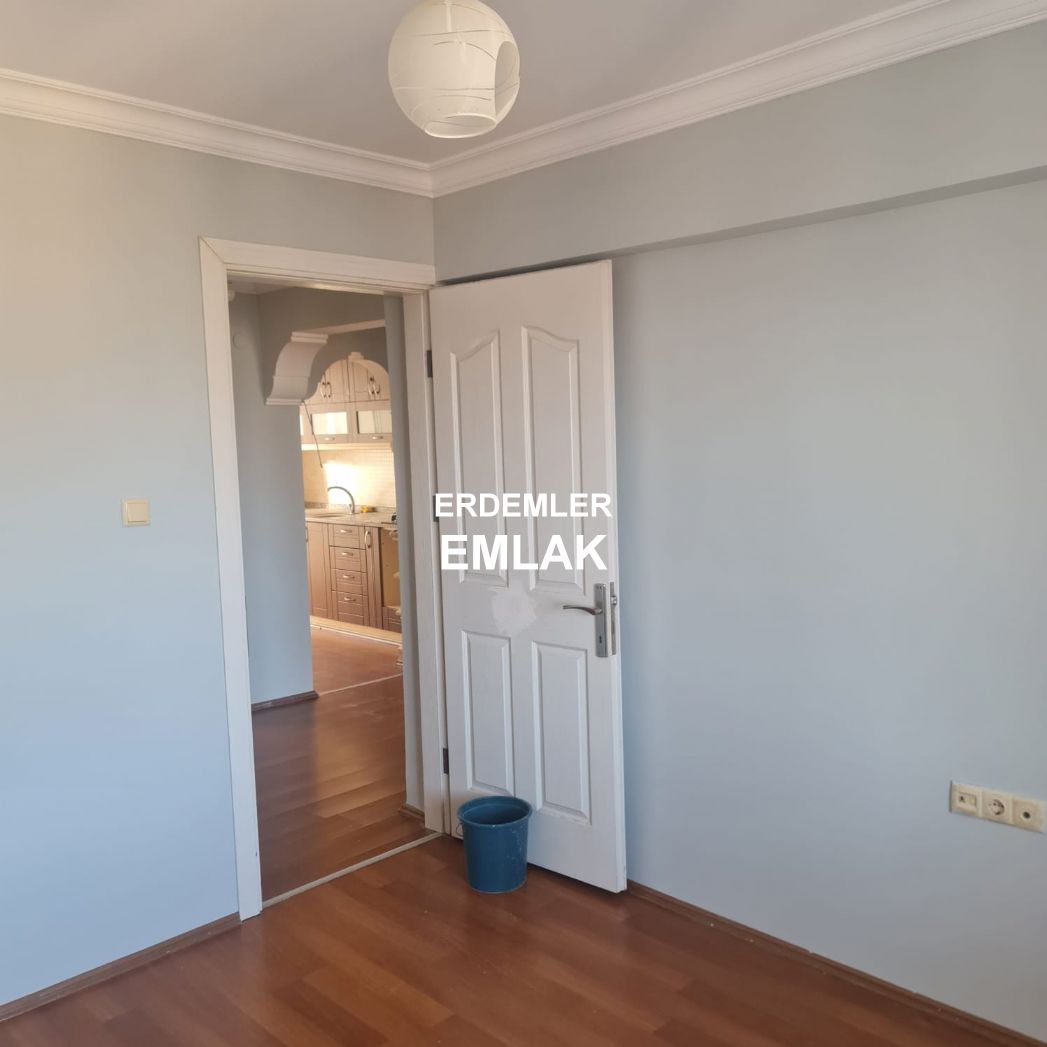 ERDEMLERDEN EVKA 3 DE SATILIK DAİRE MANZARALI BAKIMLI