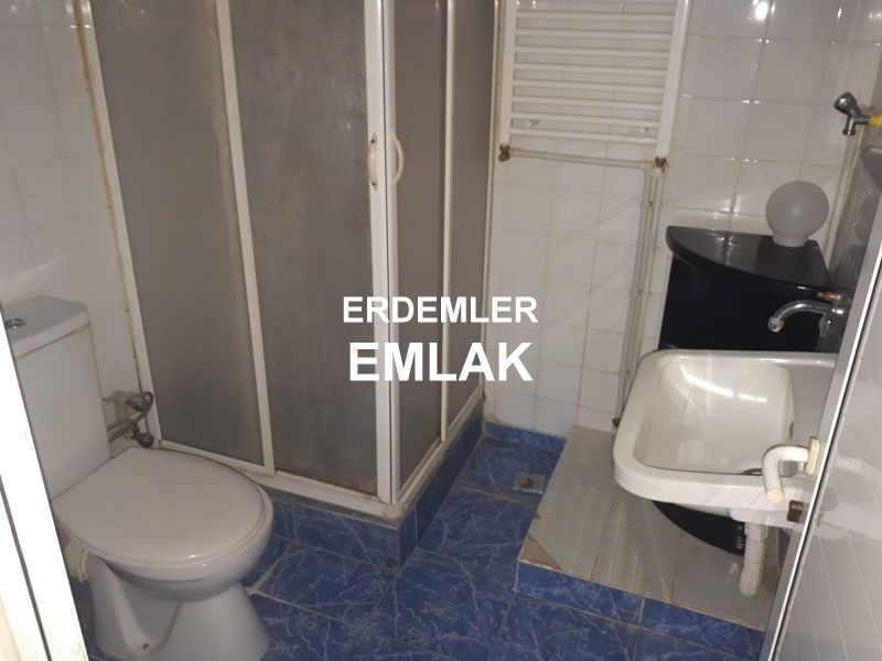 ERDEMLERDEN EVKA 3 MERKEZİNDE ARA KAT BAKIMLI DOGALGAZLI MANZARALI 1+1