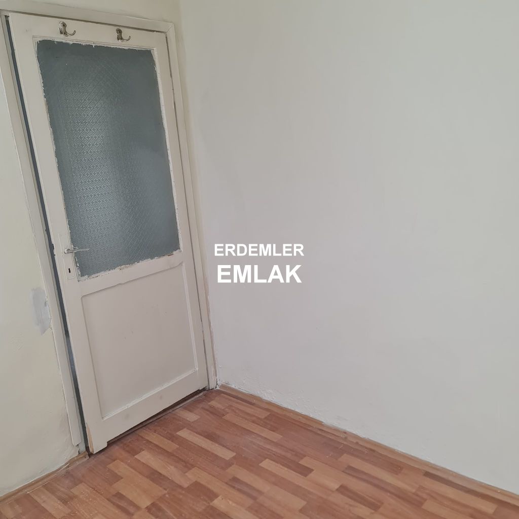 ERDEMLERDEN SARAYKENT 6 DA MUSTAKİL BAHÇELI 4 ODA 1 SALON DAİRE