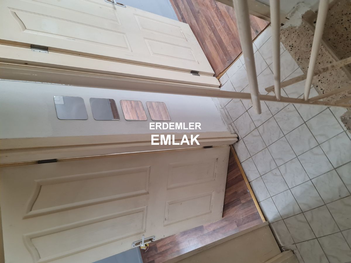 ERDEMLERDEN SARAYKENT 6 DA MUSTAKİL BAHÇELI 4 ODA 1 SALON DAİRE