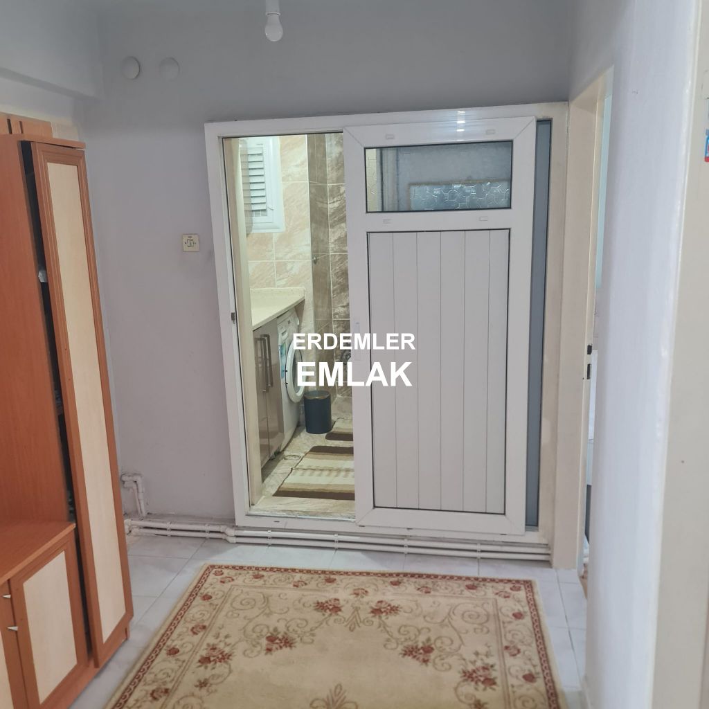 ERDEMLERDEN EVKA 3 DE FULL EŞYALI ARA KAT BAKIMLI DAİRE