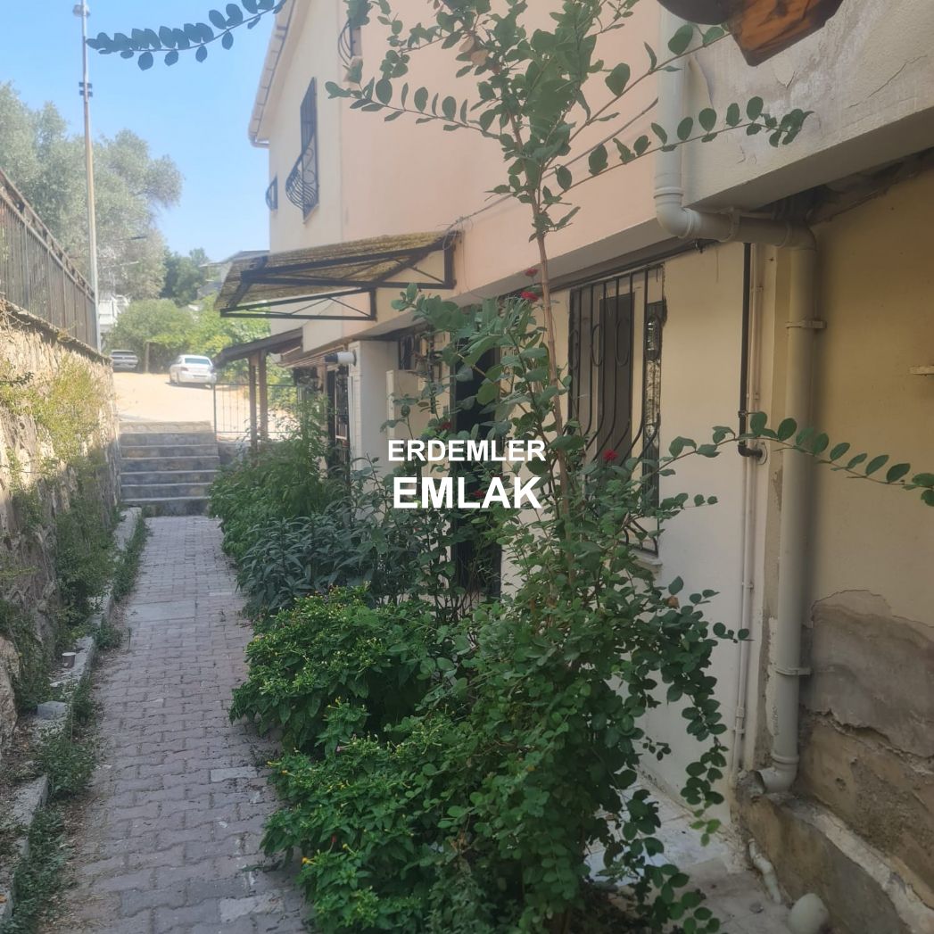ERDEMLERDEN EVKA 3 DE FULL EŞYALI ARA KAT BAKIMLI DAİRE
