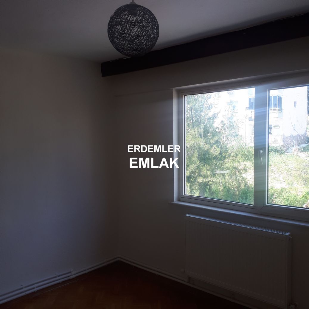 ERDEMLERDEN EVKA 3 MERKEZİNDE ARA KAT DOGALGAZLI BAKIMLIMANZARALI