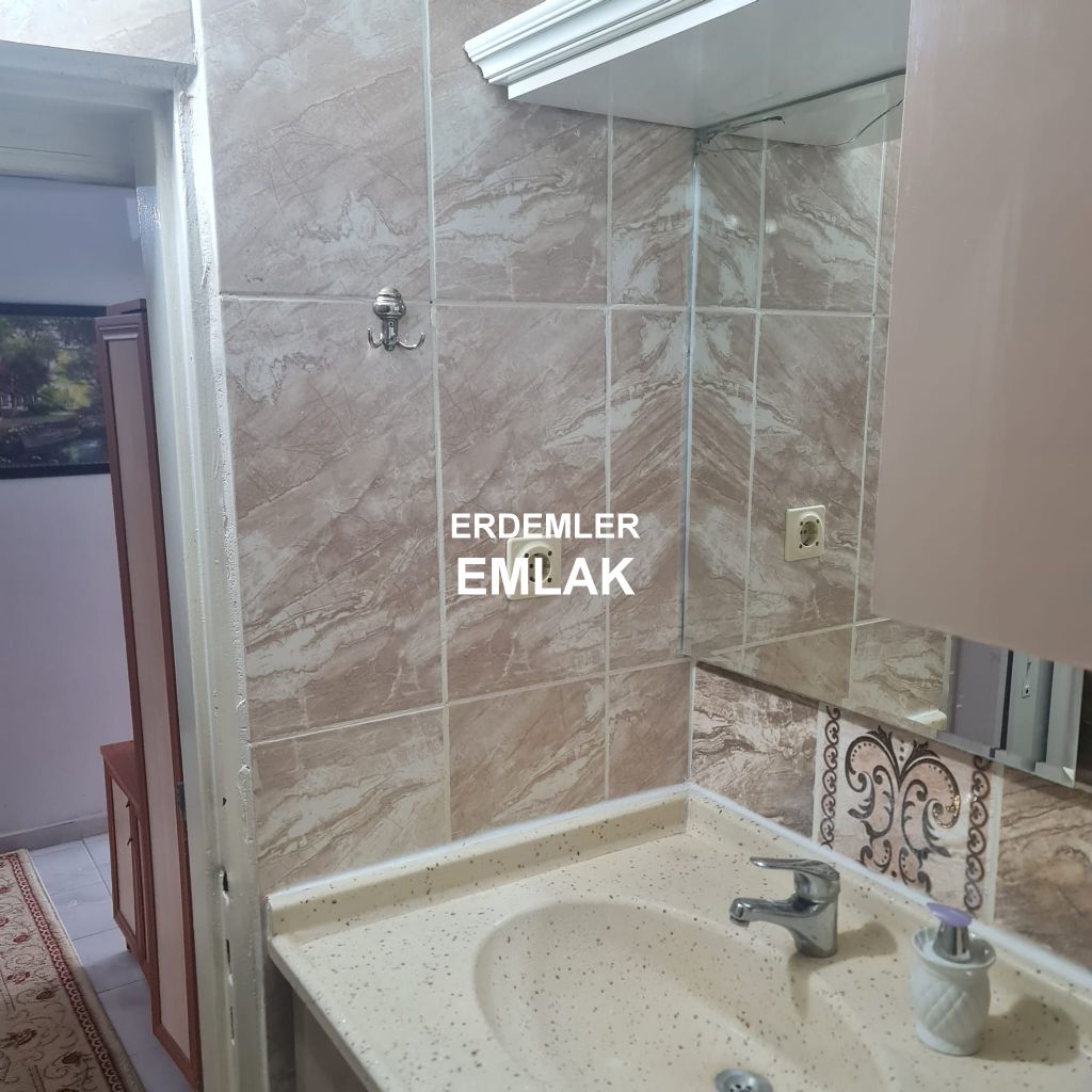 ERDEMLERDEN EVKA 3 DE FULL EŞYALI ARA KAT BAKIMLI DAİRE