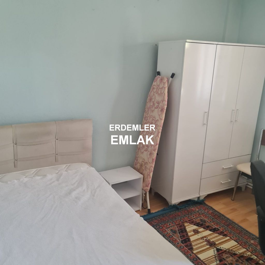 ERDEMLERDEN EVKA 3 DE FULL EŞYALI ARA KAT BAKIMLI DAİRE