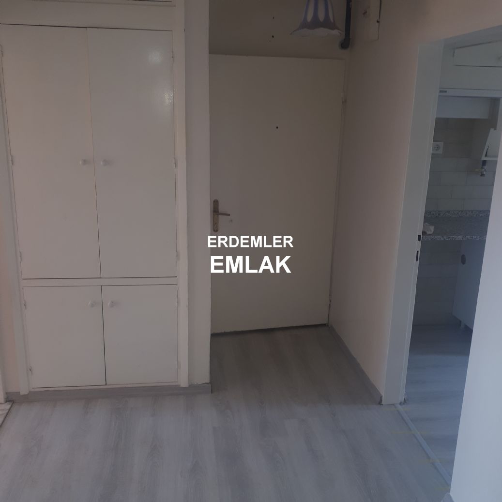 ERDEMLERDEN EVKA 3 MERKEZİNDE ARA KAT DOGALGAZLI BAKIMLIMANZARALI