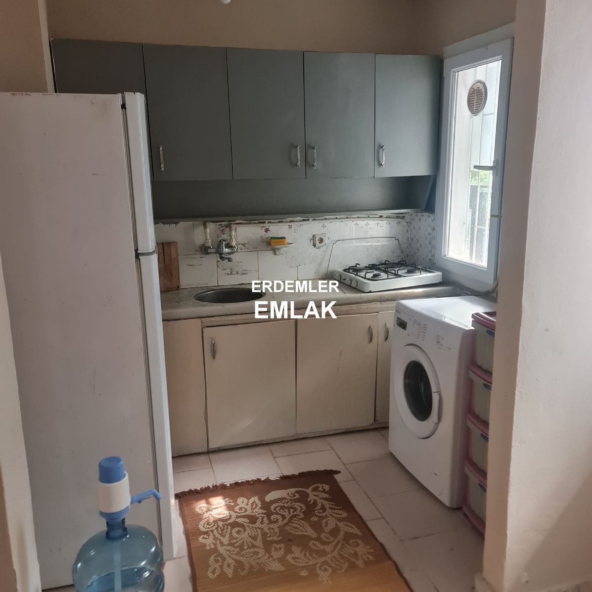 ÖGRENCİYE FULL EŞYALI 4 ODA 1 SALON TRİPLEKS DAİRE KAMPÜSE 5 DURAK MESAFEDE