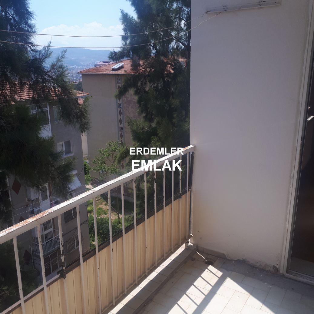ERDEMLERDEN EVKA 3 MERKEZİNDE ARA KAT DOGALGAZLI BAKIMLIMANZARALI