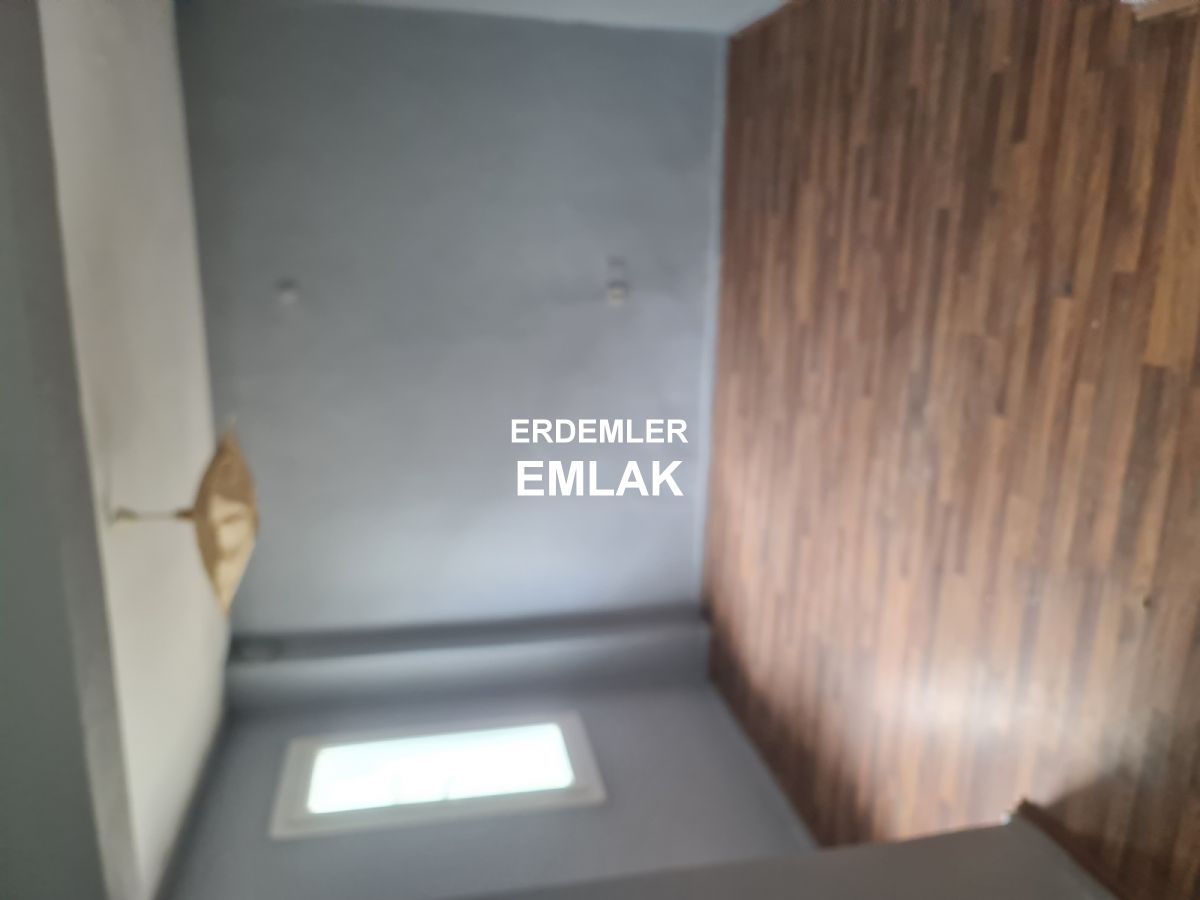 ERDEMLERDEN SARAYKENT 6 DA MUSTAKİL BAHÇELI 4 ODA 1 SALON DAİRE