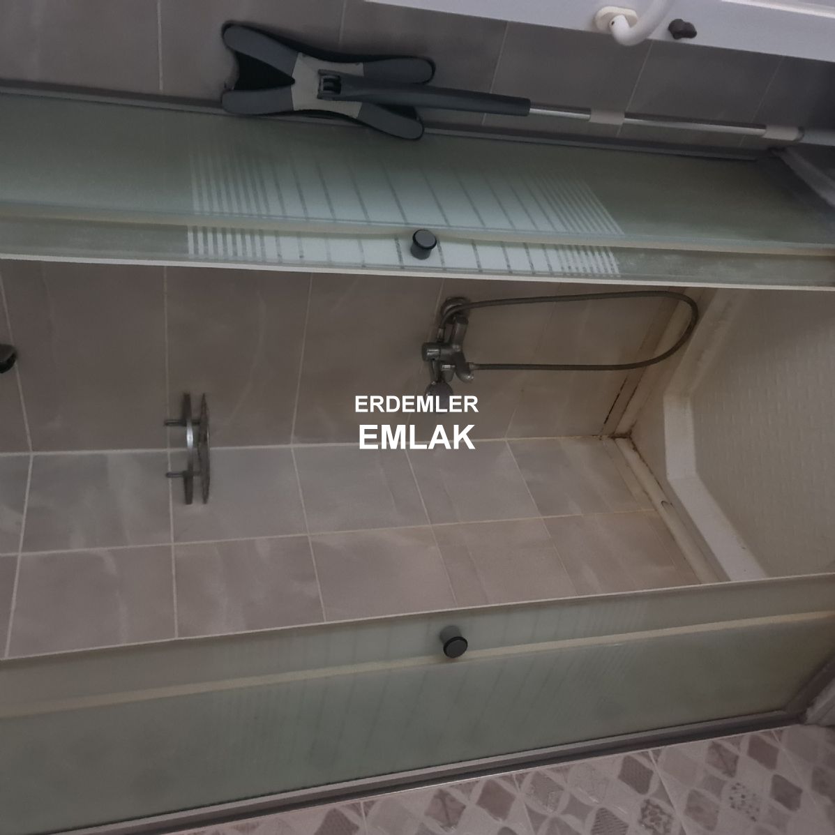 ERDEMLERDEN EVKA 3 DE MANZARALI BAKIMLI DOGALGAZLI 2+1