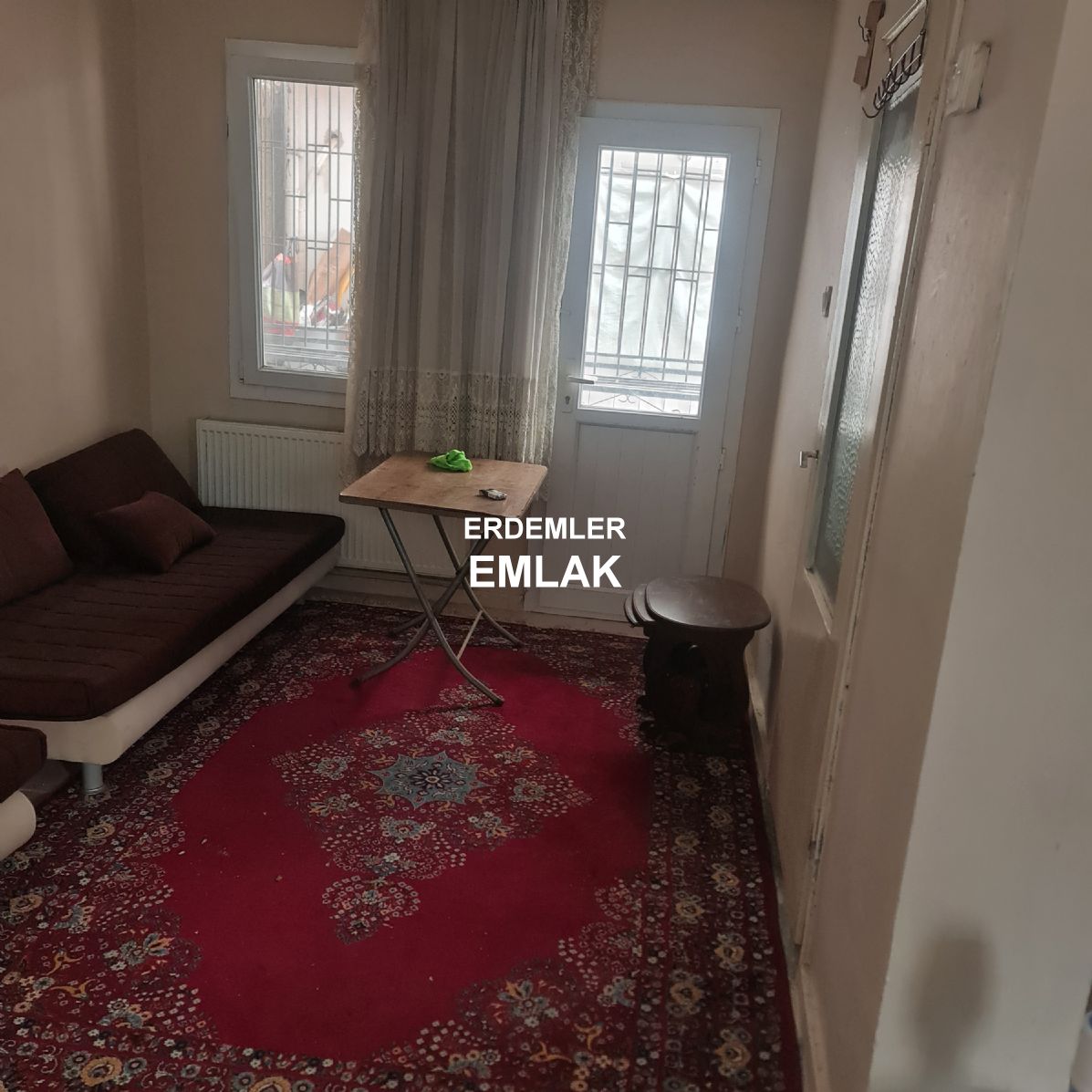 ÖGRENCİYE FULL EŞYALI 4 ODA 1 SALON TRİPLEKS DAİRE KAMPÜSE 5 DURAK MESAFEDE