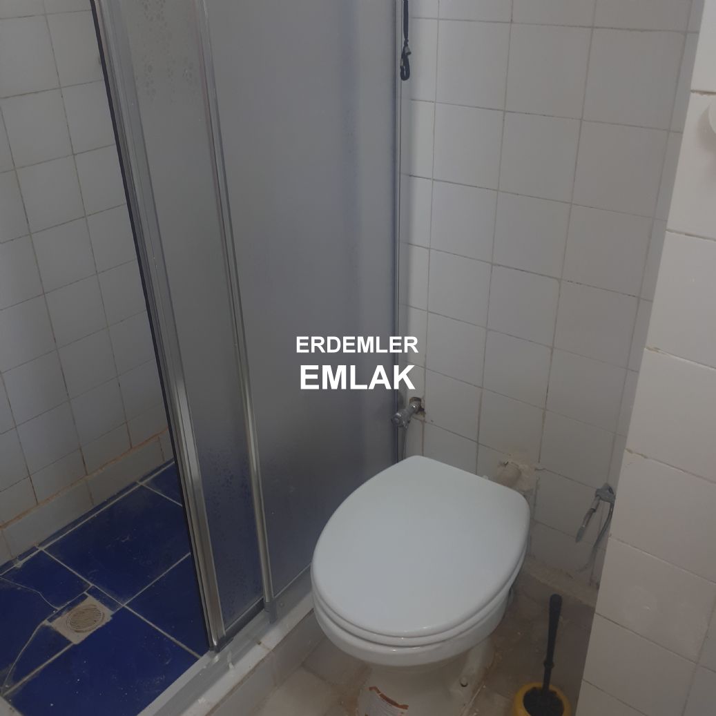 ERDEMLERDEN EVKA 3 MERKEZİNDE ARA KAT DOGALGAZLI BAKIMLIMANZARALI