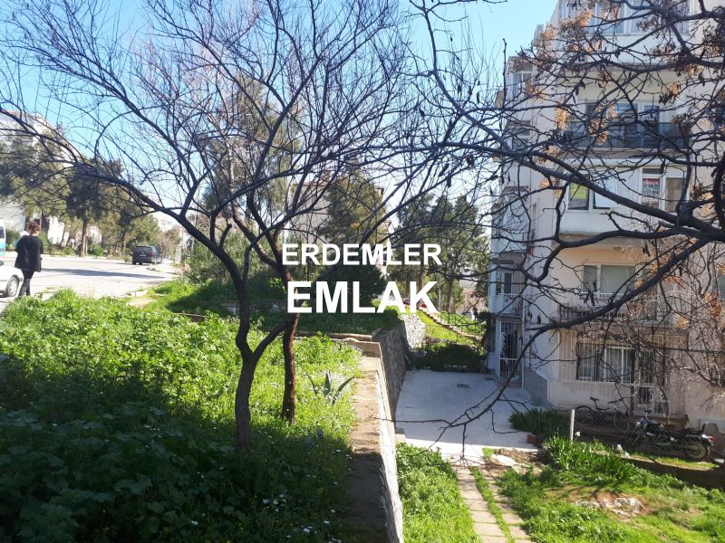 ERDEMLERDEN EVKA 3 DE MERKAZİ YERDE BAKIMLI MANZARALI ARA KAT 1+1 DAİRE