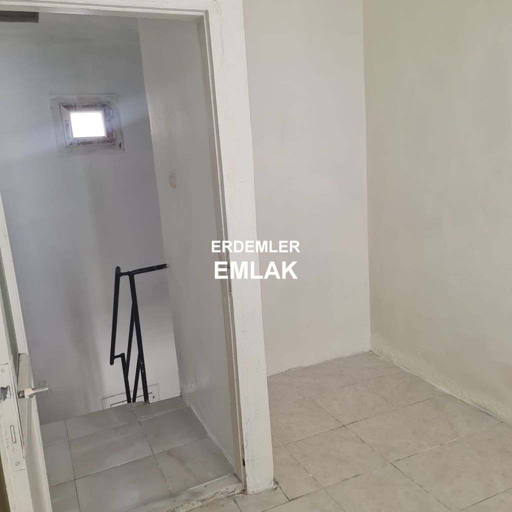 ERDEMLERDEN SARAYKENT 6 DA MUSTAKİL BAHÇELI 4 ODA 1 SALON DAİRE