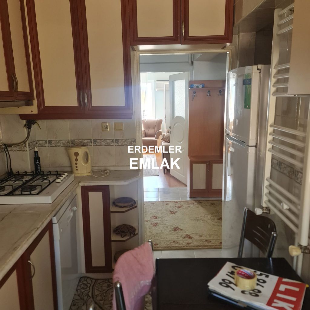 ERDEMLERDEN EVKA 3 DE FULL EŞYALI ARA KAT BAKIMLI DAİRE