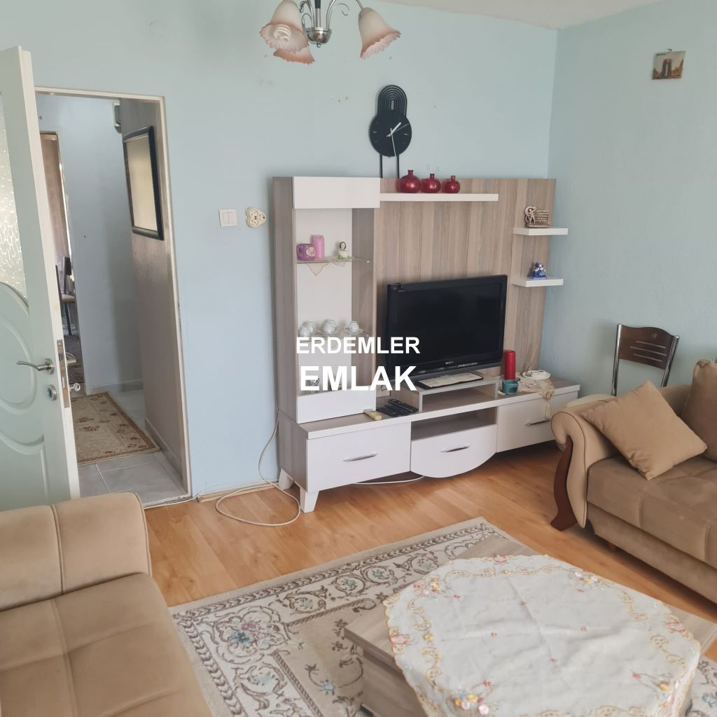 ERDEMLERDEN EVKA 3 DE FULL EŞYALI ARA KAT BAKIMLI DAİRE