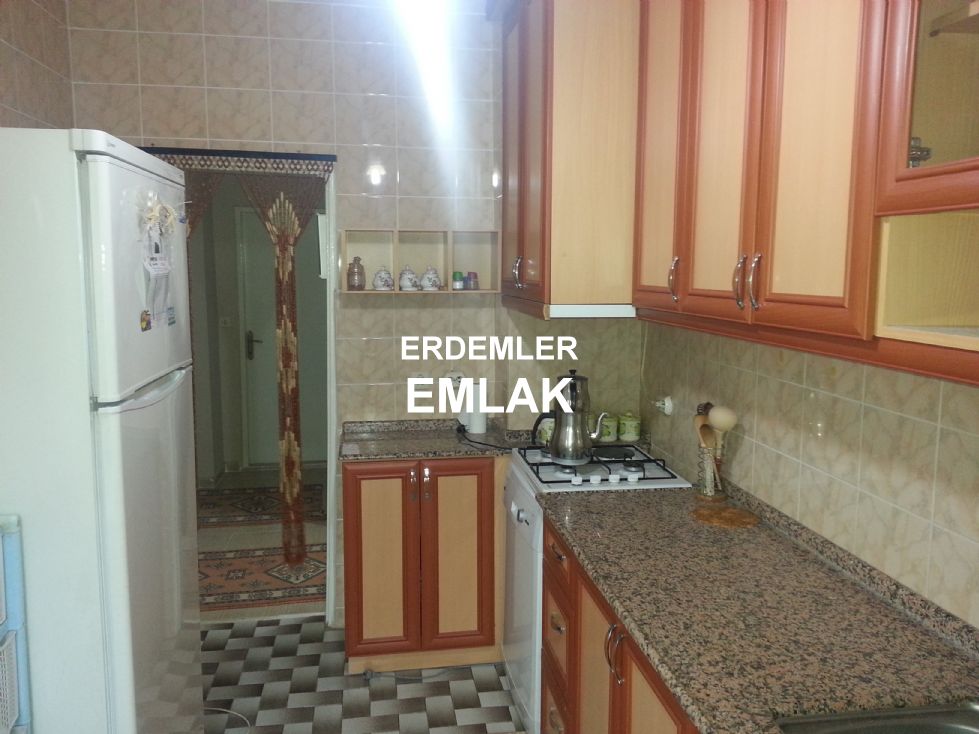 ERDEMLERDEN FULL EŞYALI ÖGRENCİYE EVKA 3 DE ARA KAT 3+1 DAİRE