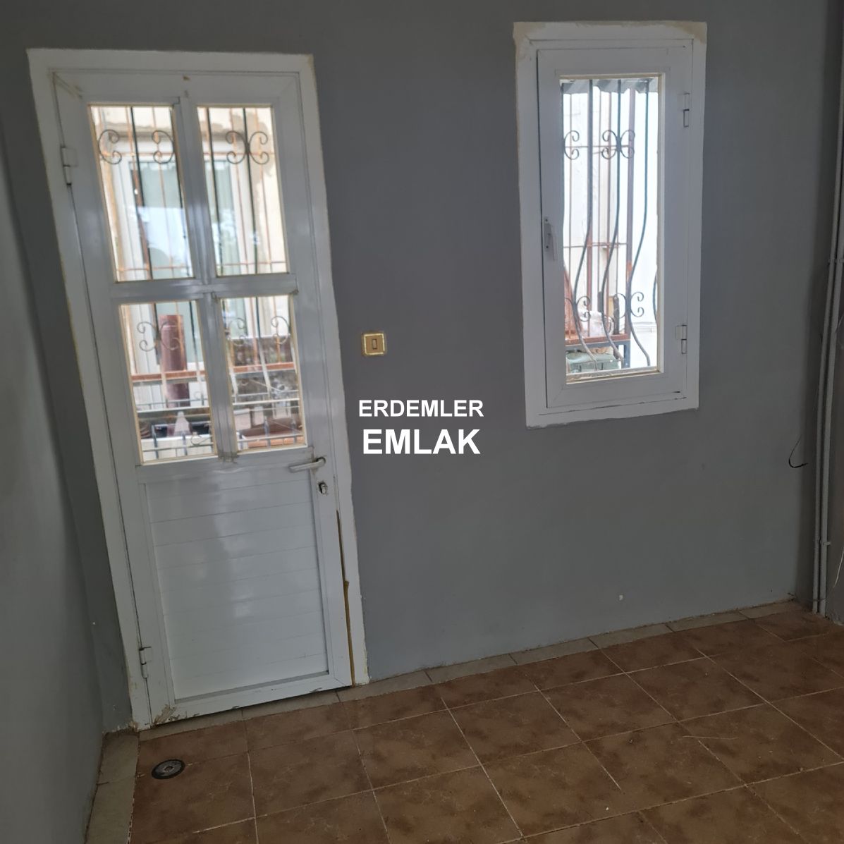 ERDEMLERDEN SARAYKENT 6 DA MUSTAKİL BAHÇELI 4 ODA 1 SALON DAİRE