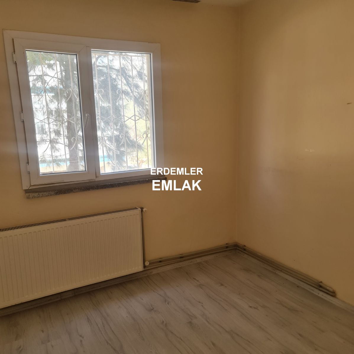 ERDEMLERDEN EVKA 3 DE GİRİŞ KAT 1 ODA 1 SALON